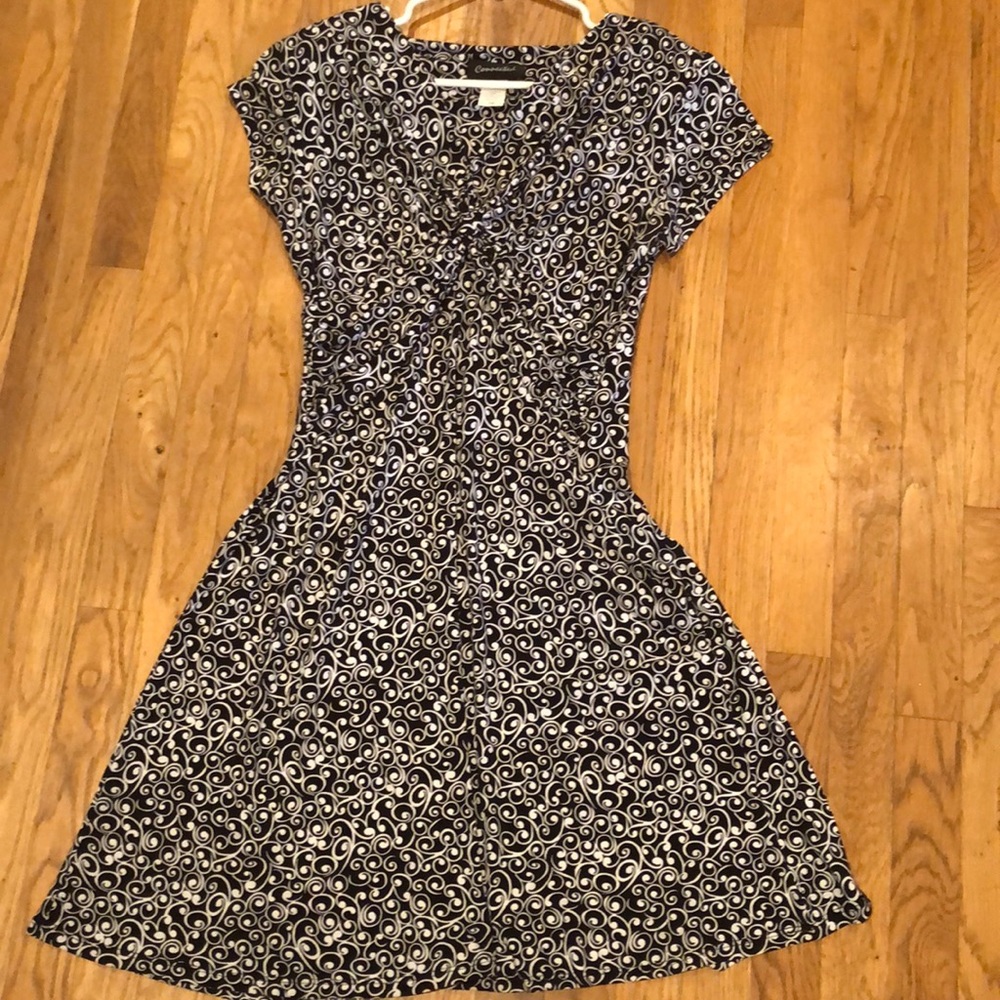 Black and white swirl printed dress